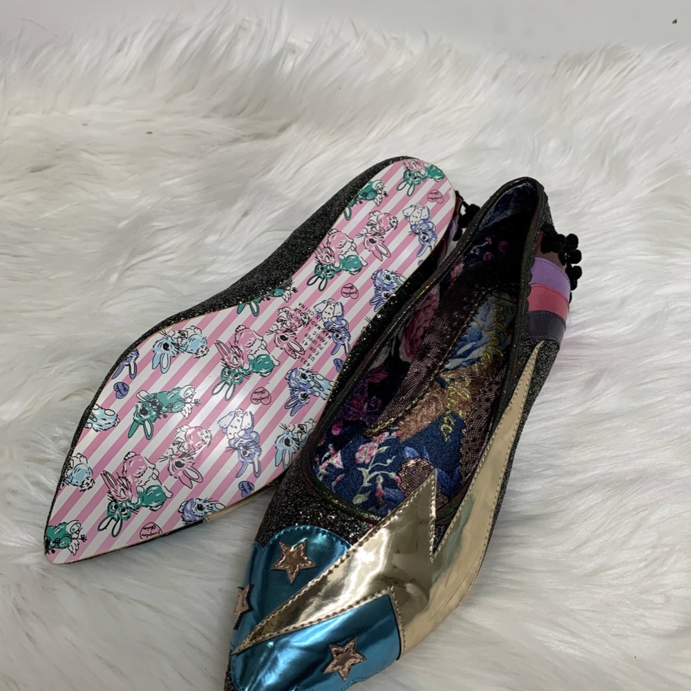 NIB Ground Control Irregular Choice - Picture 5 of 10